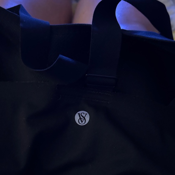 VS Elegant Black Women's Sport Bra, wireless, V Back straps adjustable. Cog - Picture 2 of 6